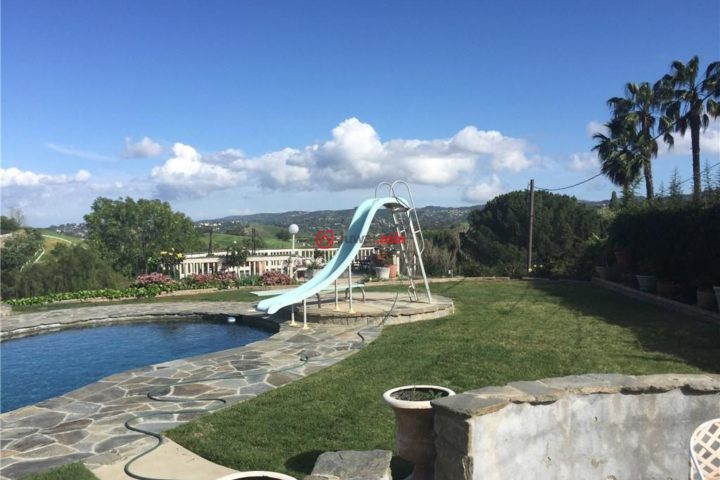 美国加州隐山4卧4卫的房产