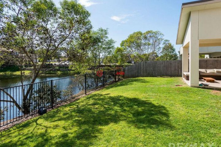 澳大利亚昆士兰varsity lakes4卧2卫的房产